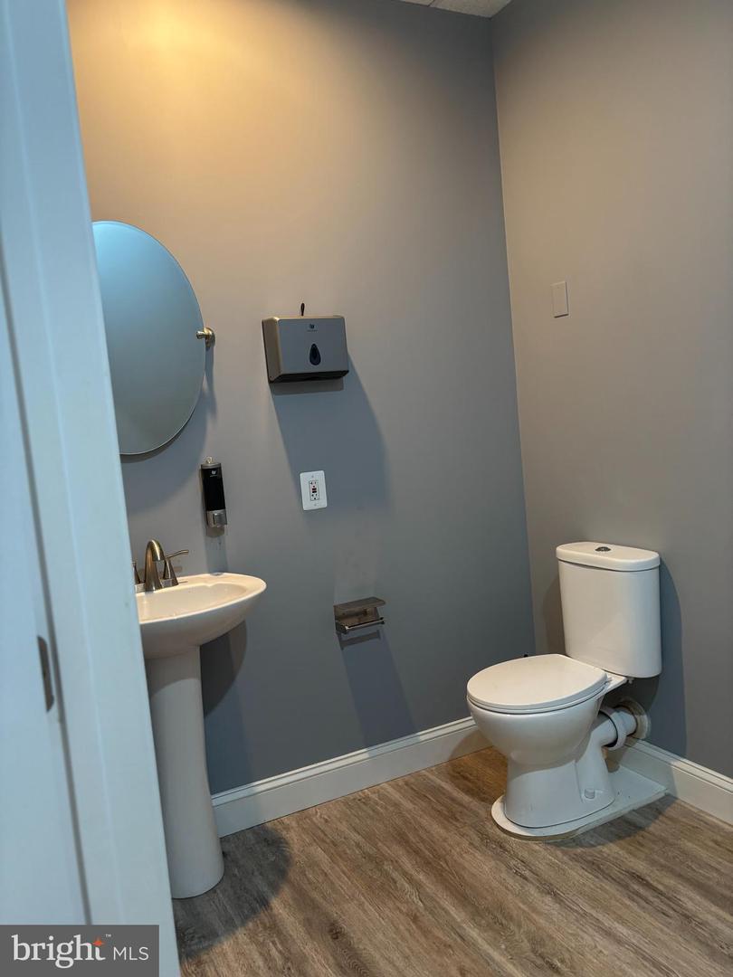 9309 Belair Rd #lower Level Suite C Property Photo 16