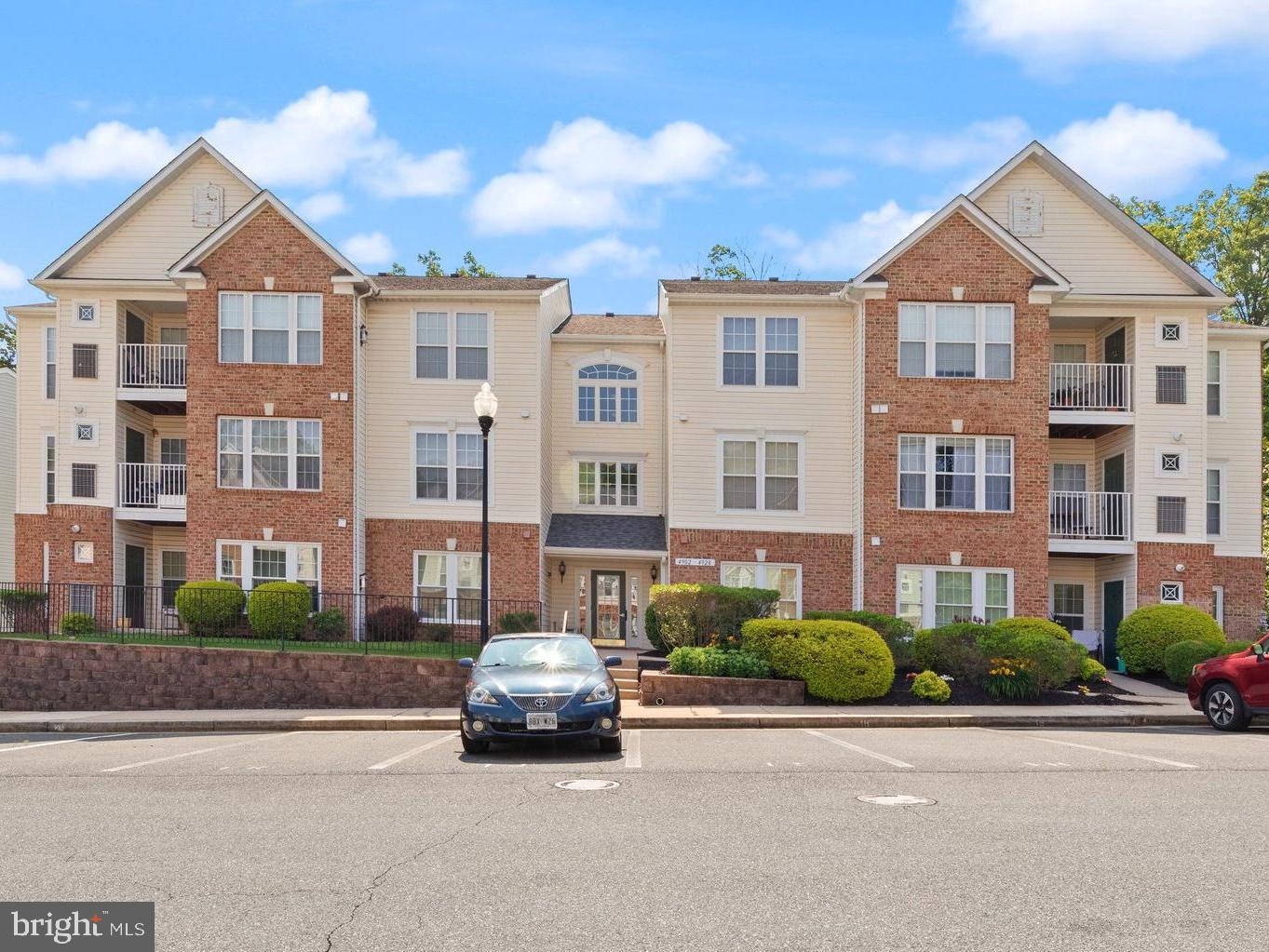 4926 Marchwood Ct #1l Property Photo 1