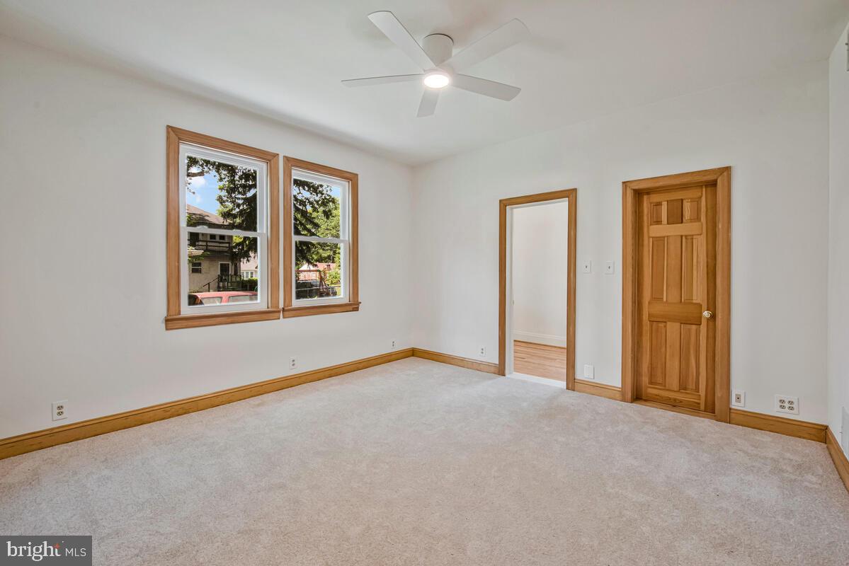 1307 Midvale Ave Property Photo 18