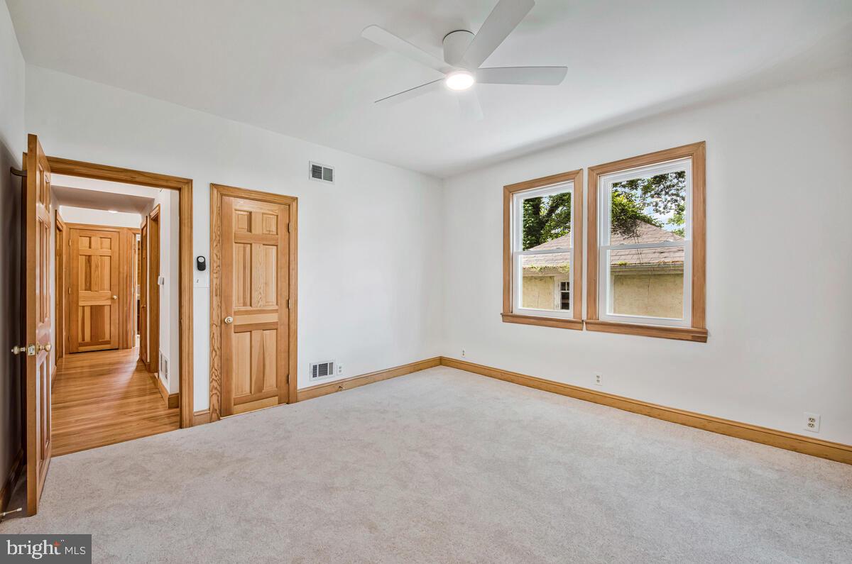 1307 Midvale Ave Property Photo 20