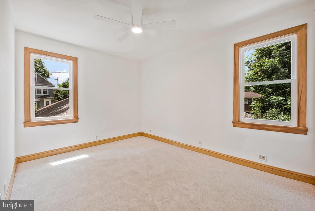 1307 Midvale Ave Property Photo 27