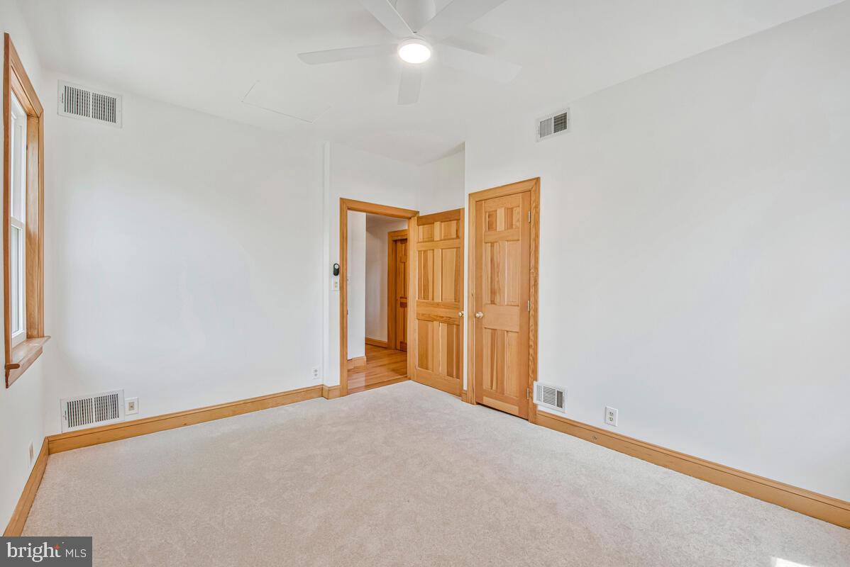 1307 Midvale Ave Property Photo 28