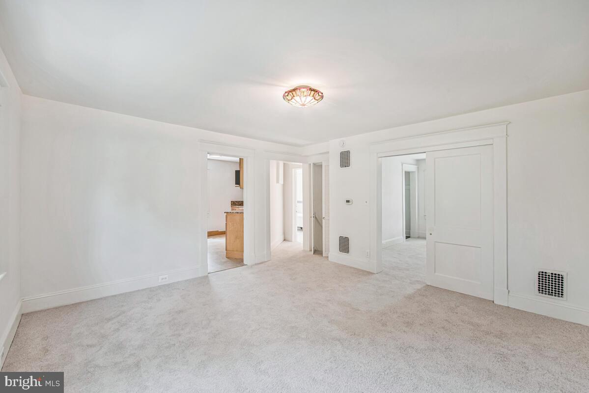 1307 Midvale Ave Property Photo 32