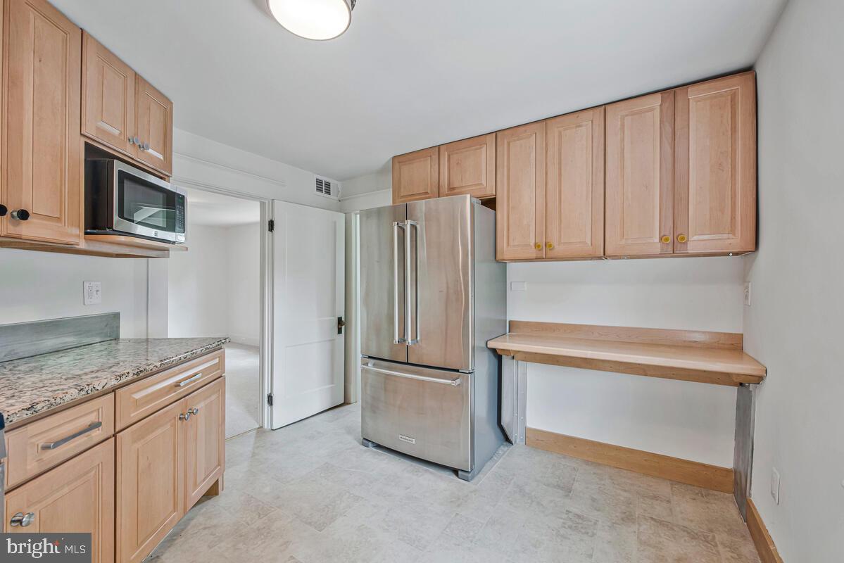 1307 Midvale Ave Property Photo 34