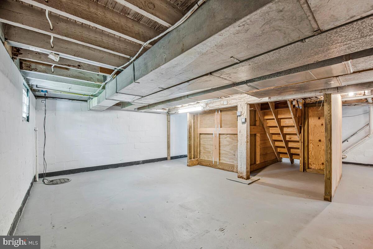1307 Midvale Ave Property Photo 42