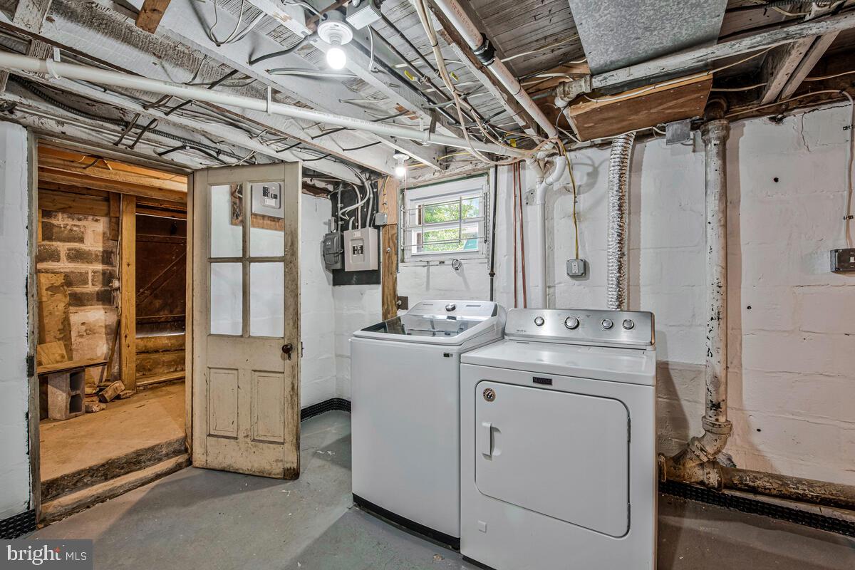 1307 Midvale Ave Property Photo 43