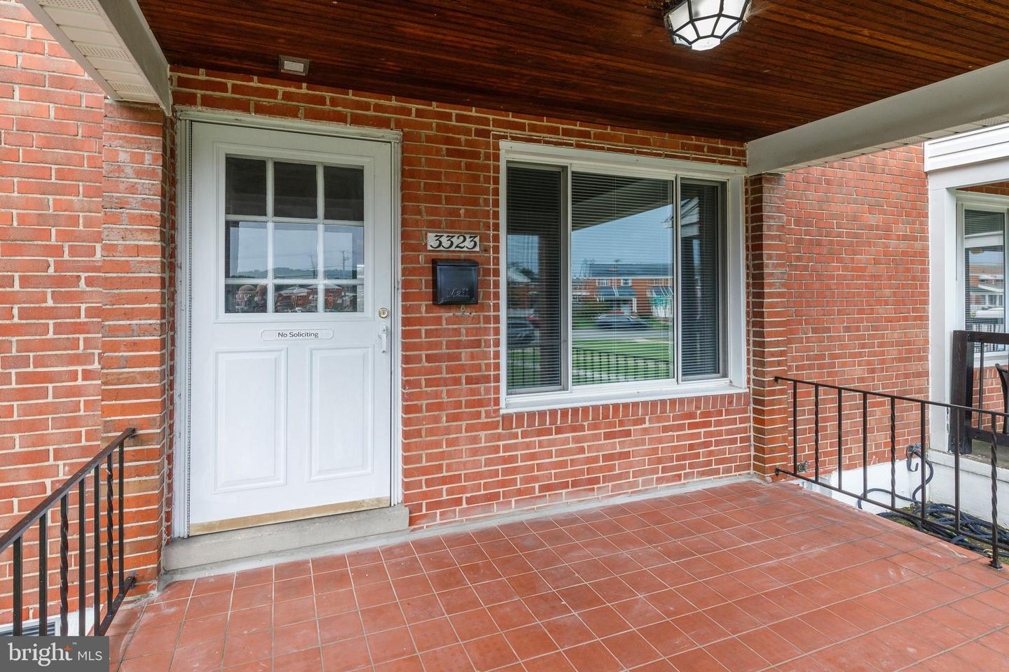 3323 Wallford Dr Property Photo 3