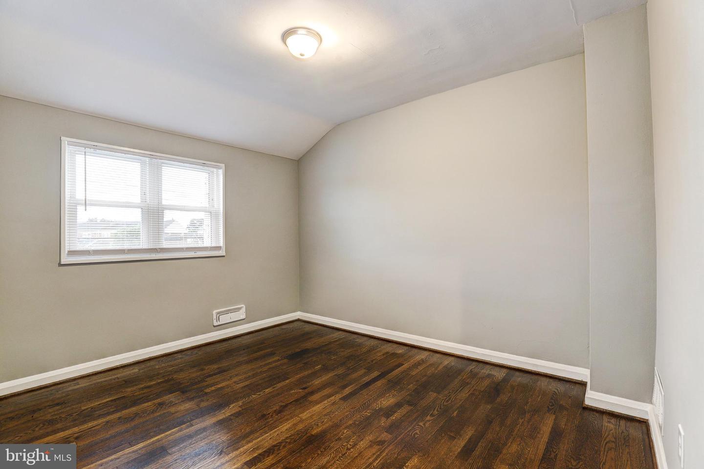 3323 Wallford Dr Property Photo 27
