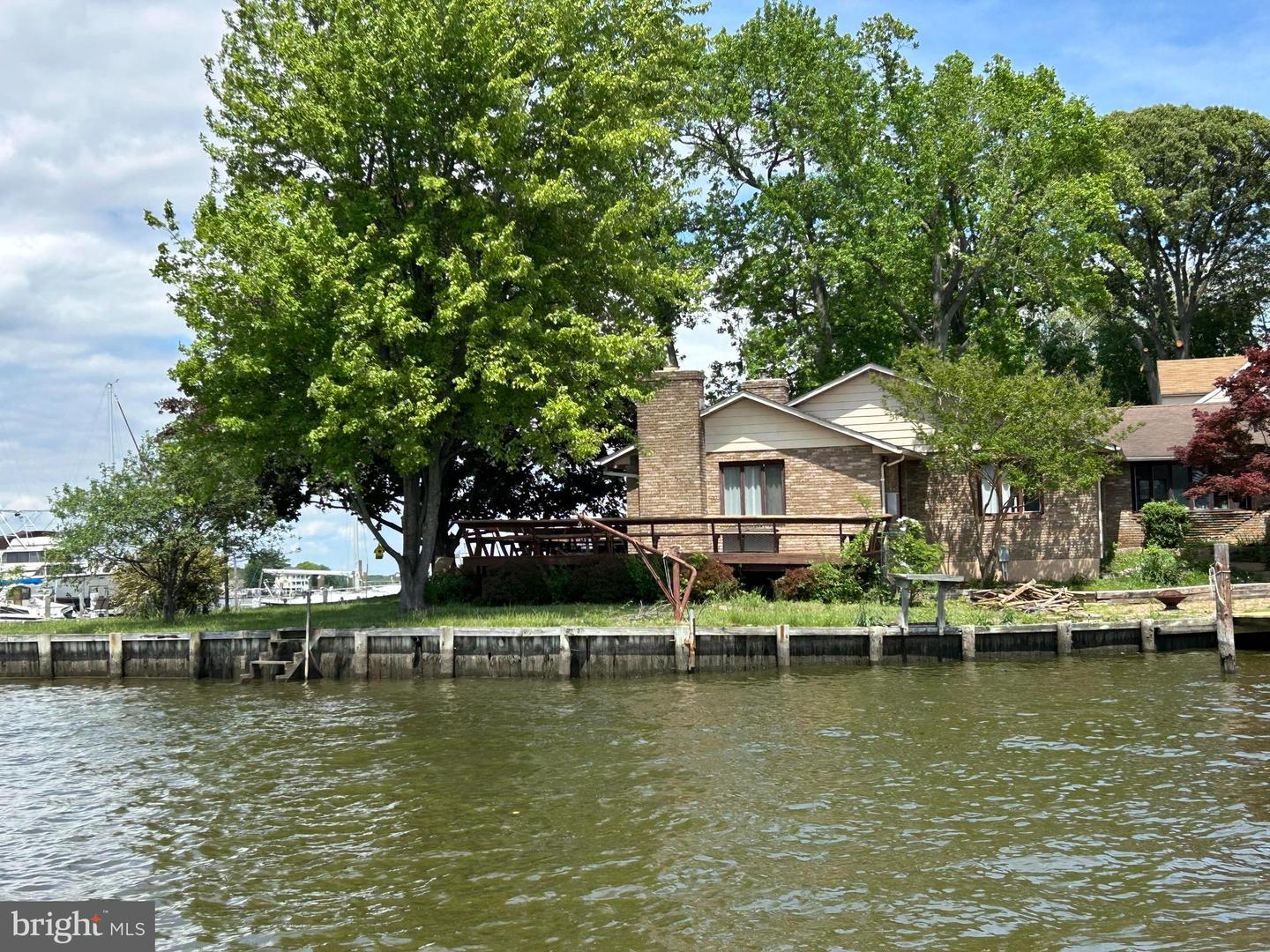 2308 MARTIN DR