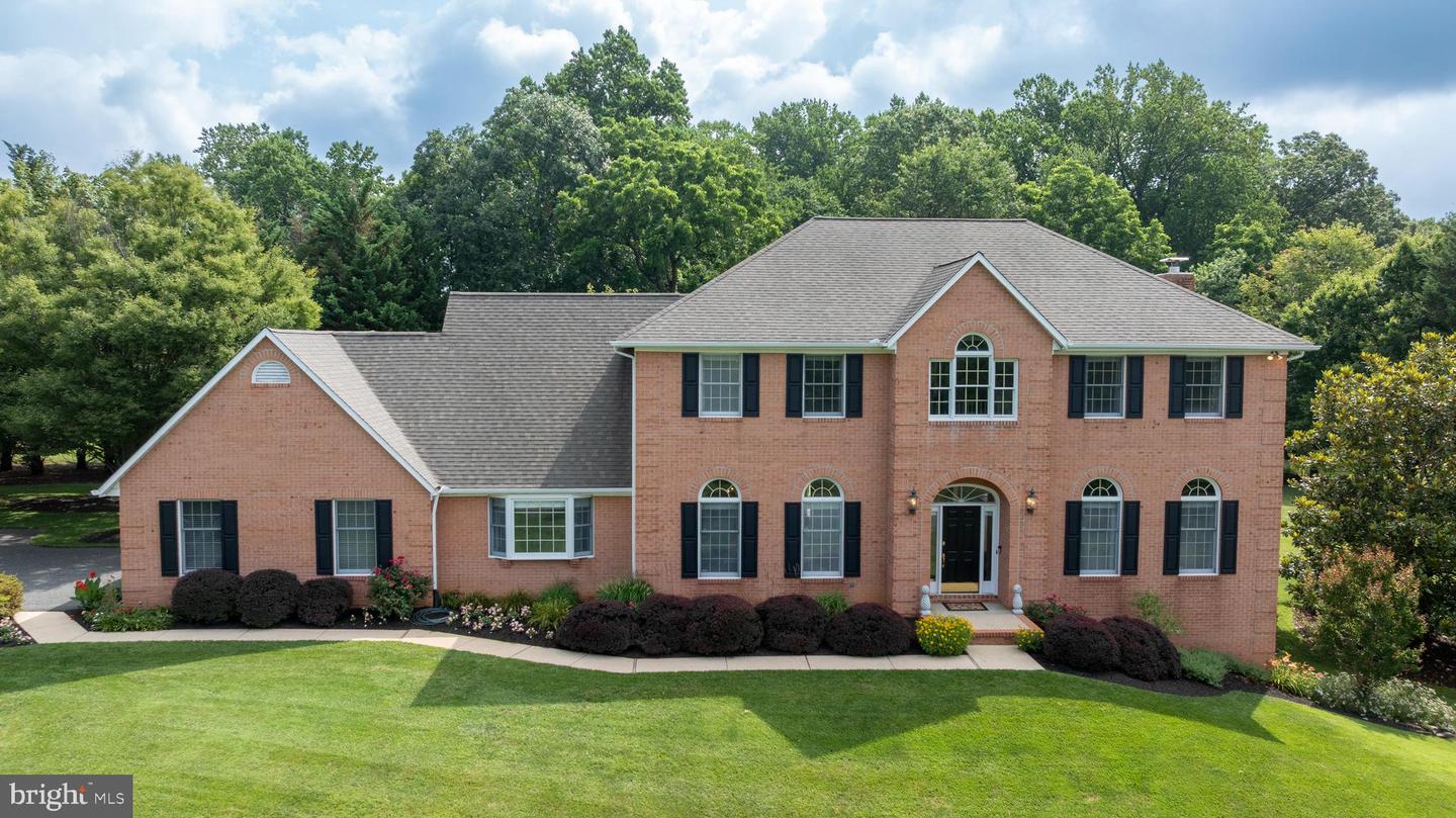 7 MANOR KNOLL CT