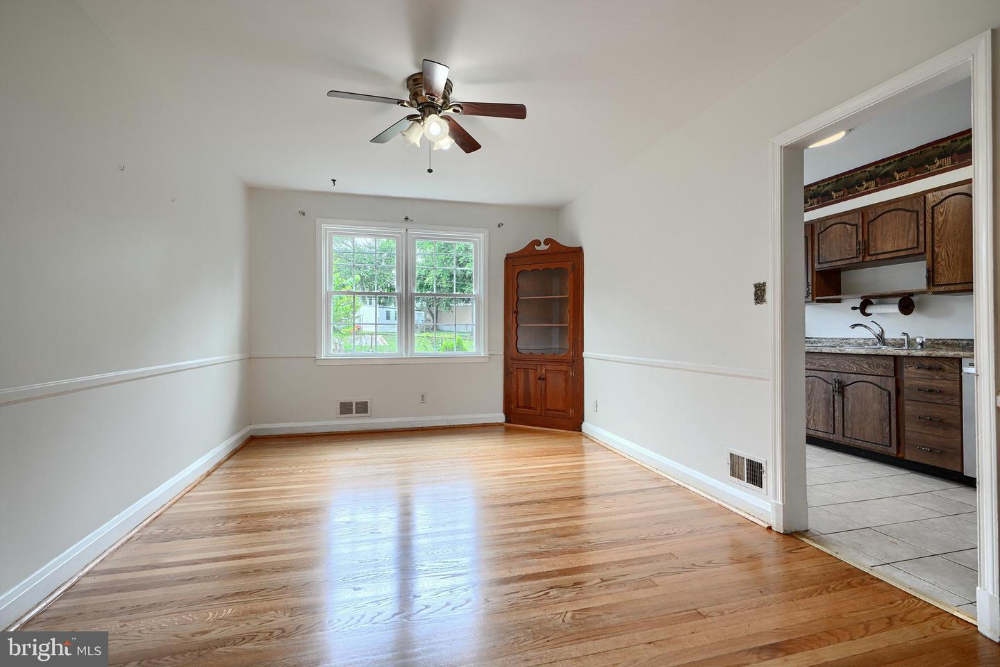 7040 Heathfield Rd Property Photo 7