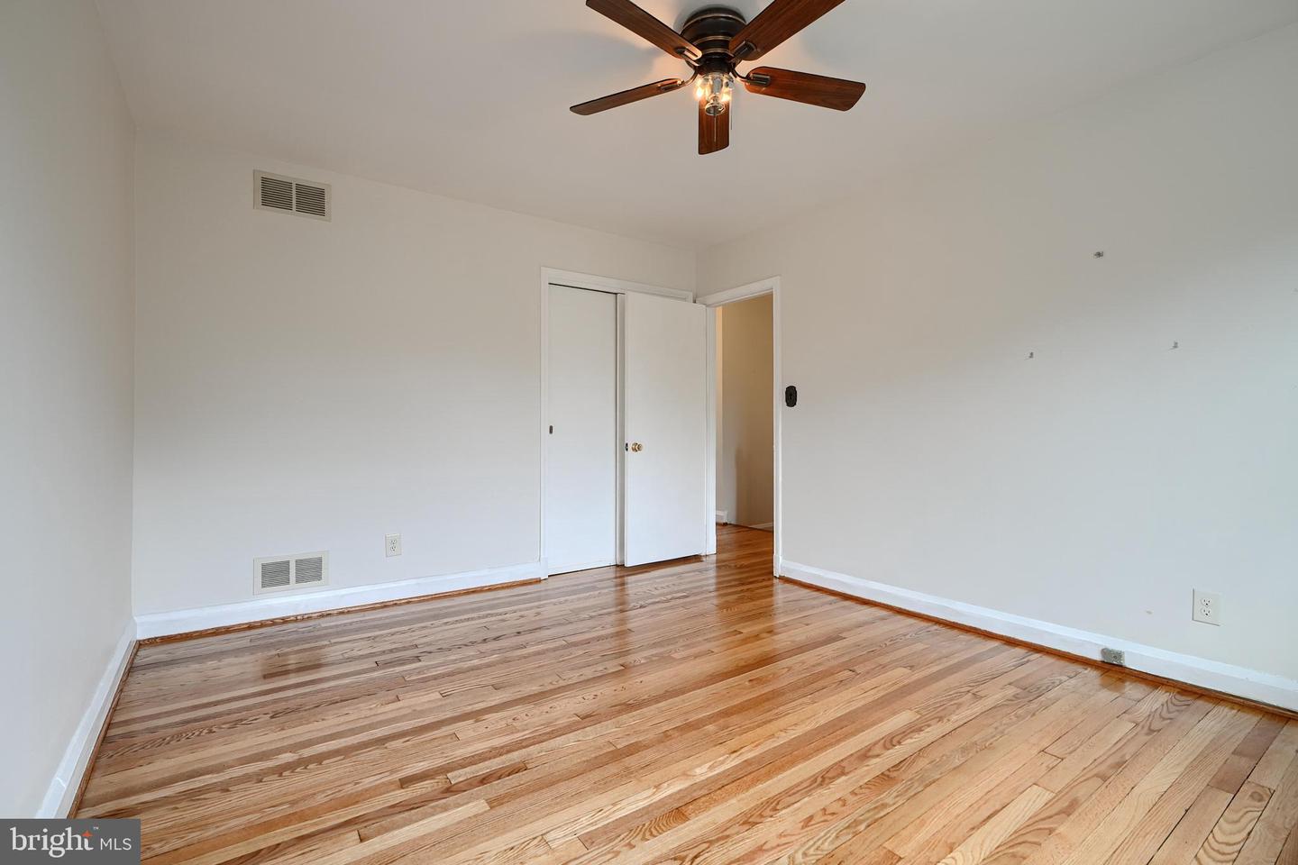 7040 Heathfield Rd Property Photo 11