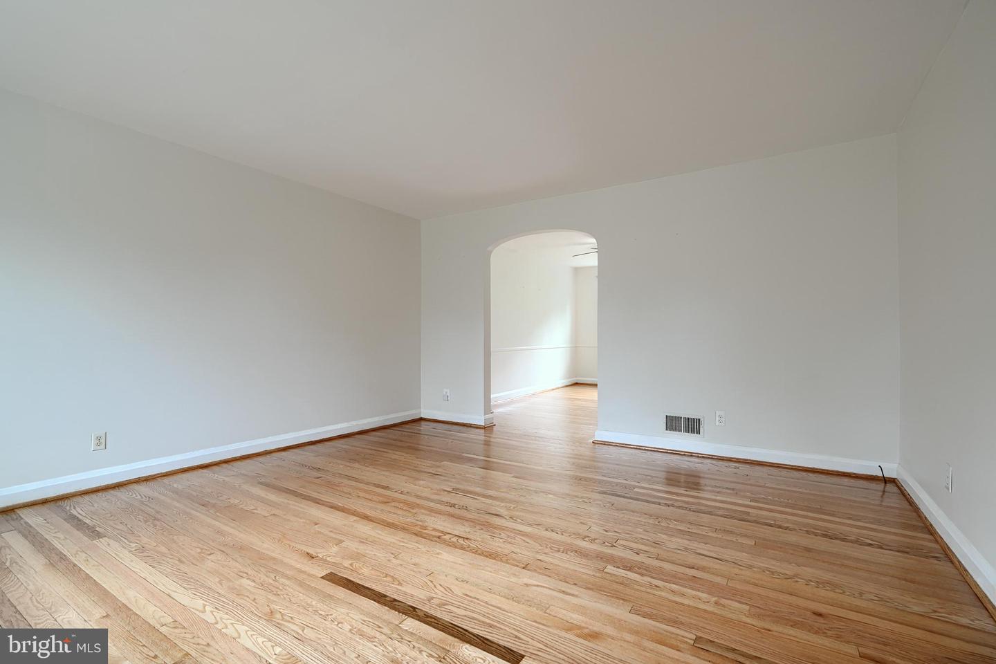 7040 Heathfield Rd Property Photo 12