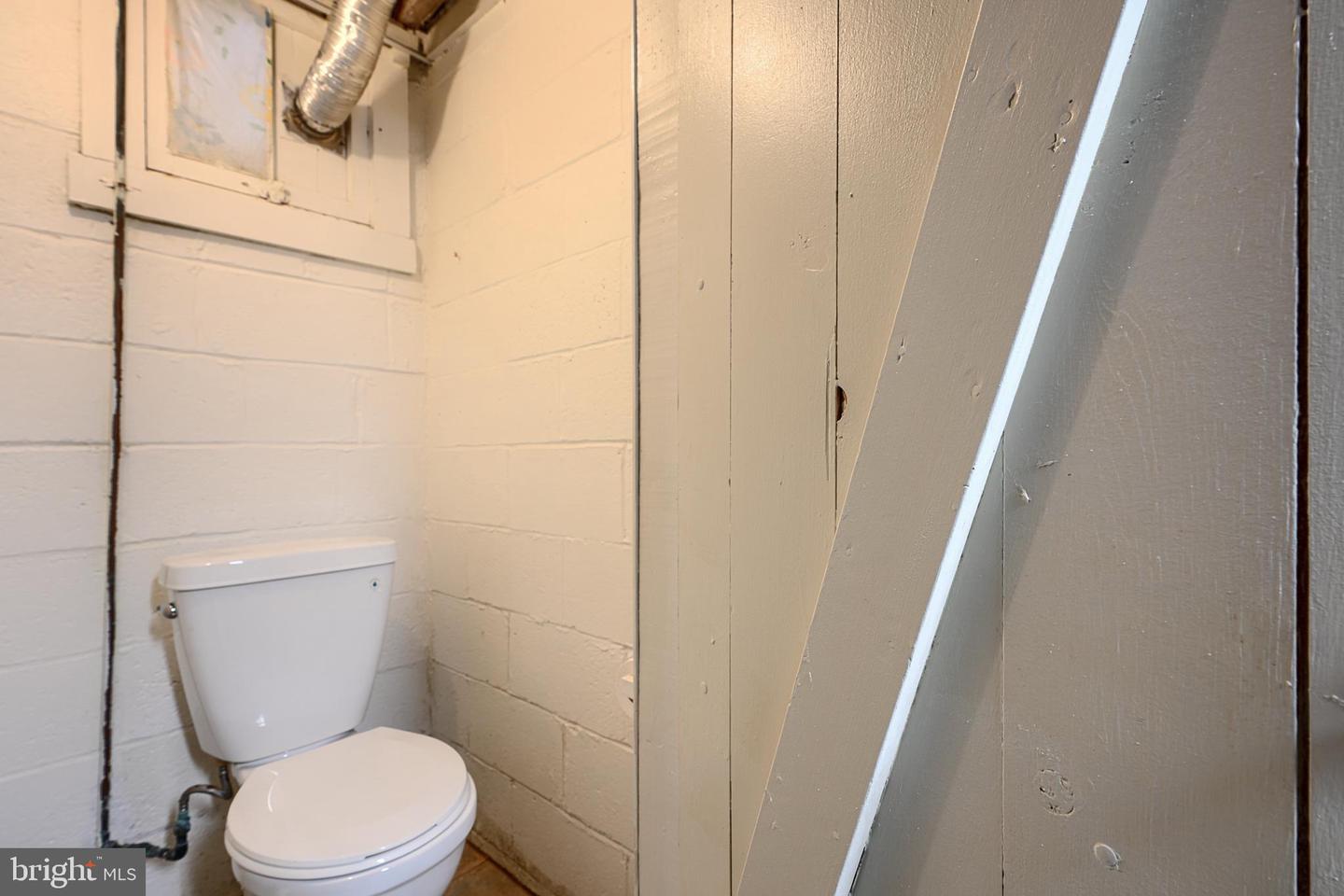 7040 Heathfield Rd Property Photo 19