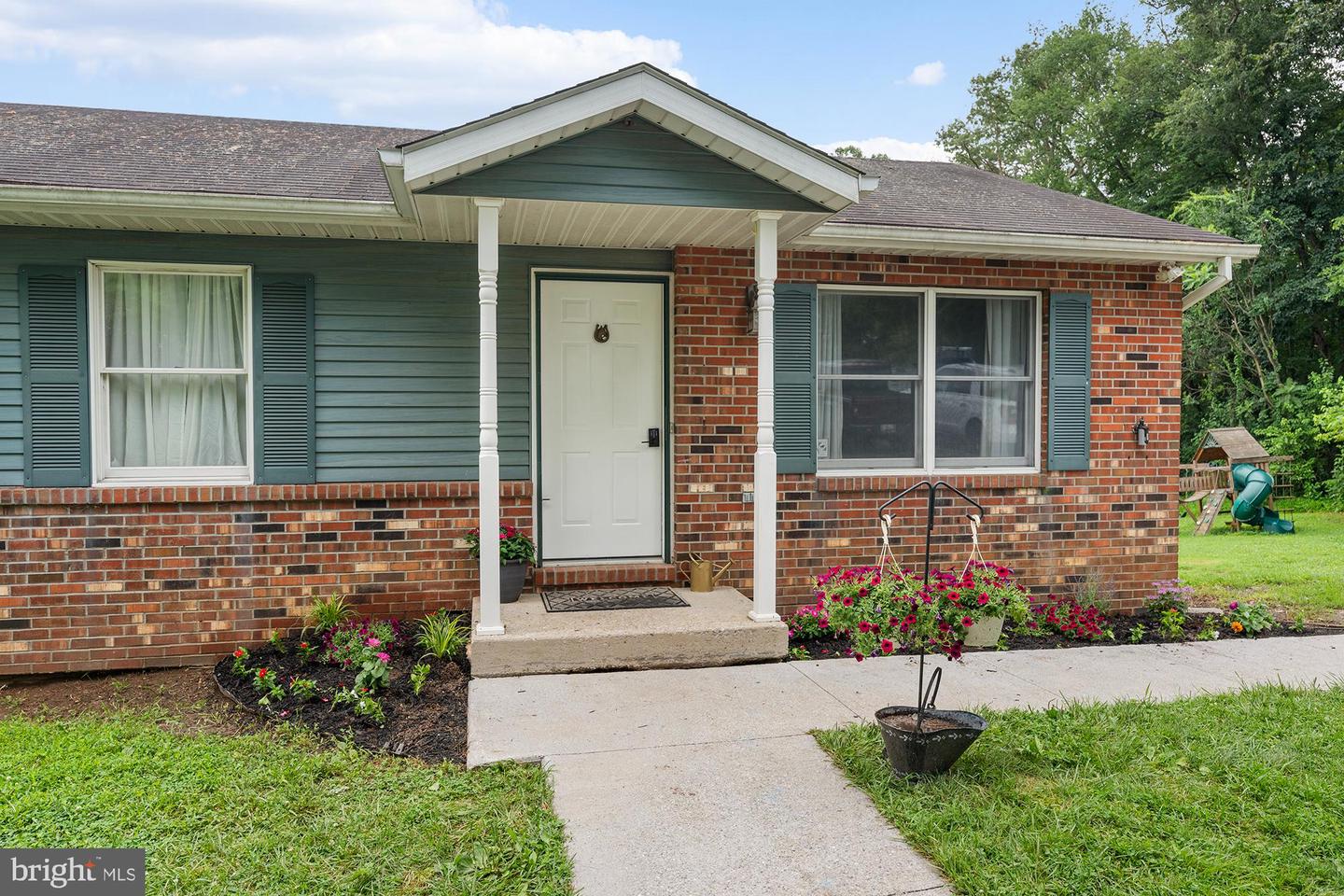 4049 Compass Run Ln Property Photo 1