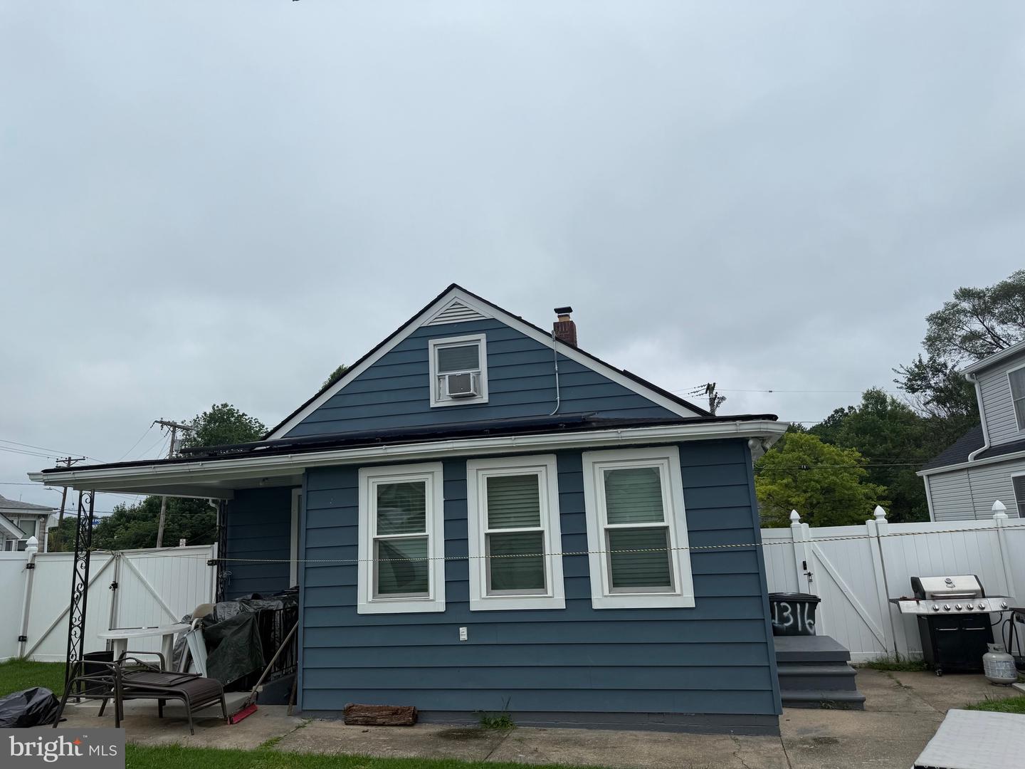 1346 Willow Rd Property Photo 15
