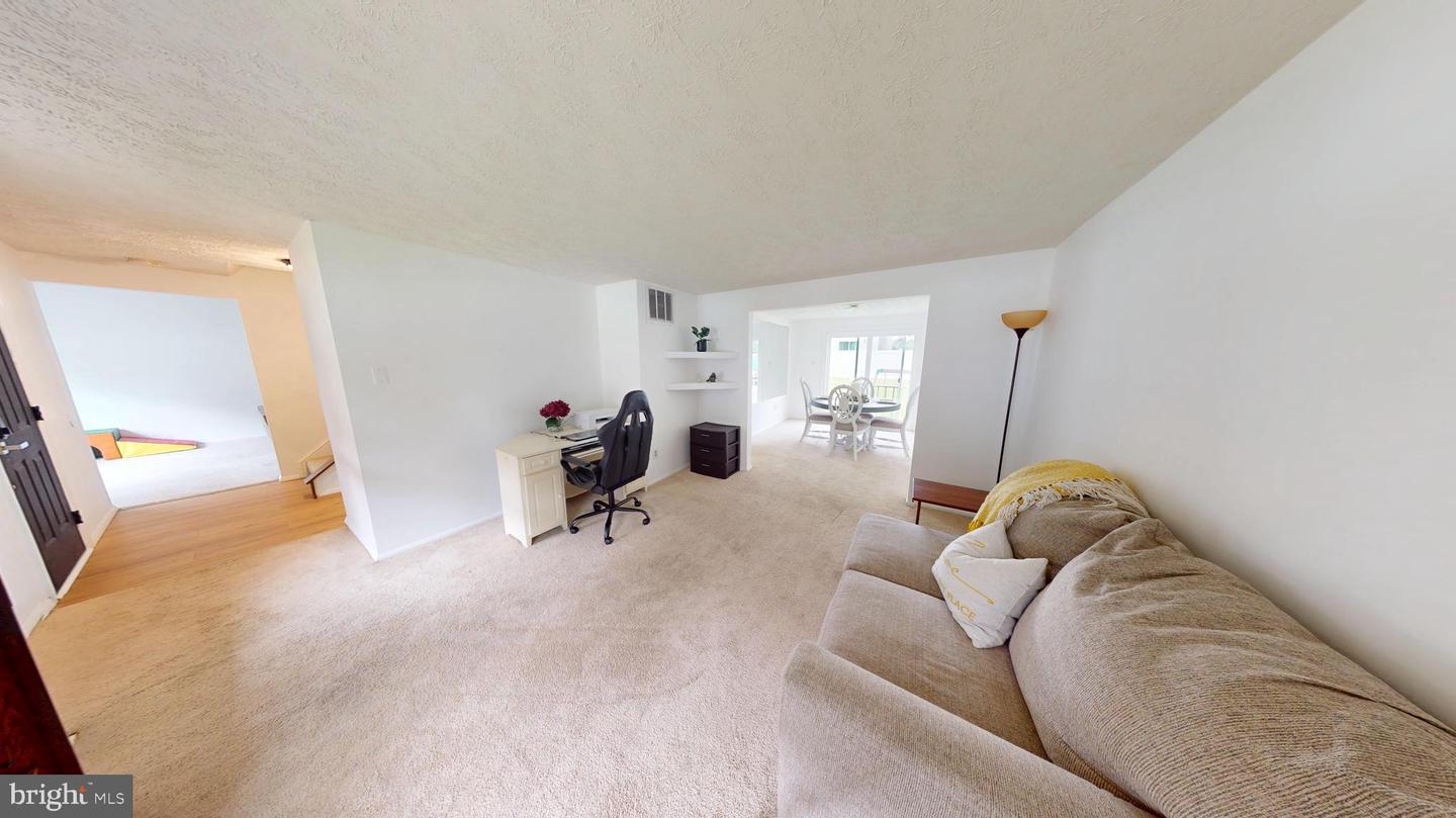 9622 Winands Rd Property Photo 6