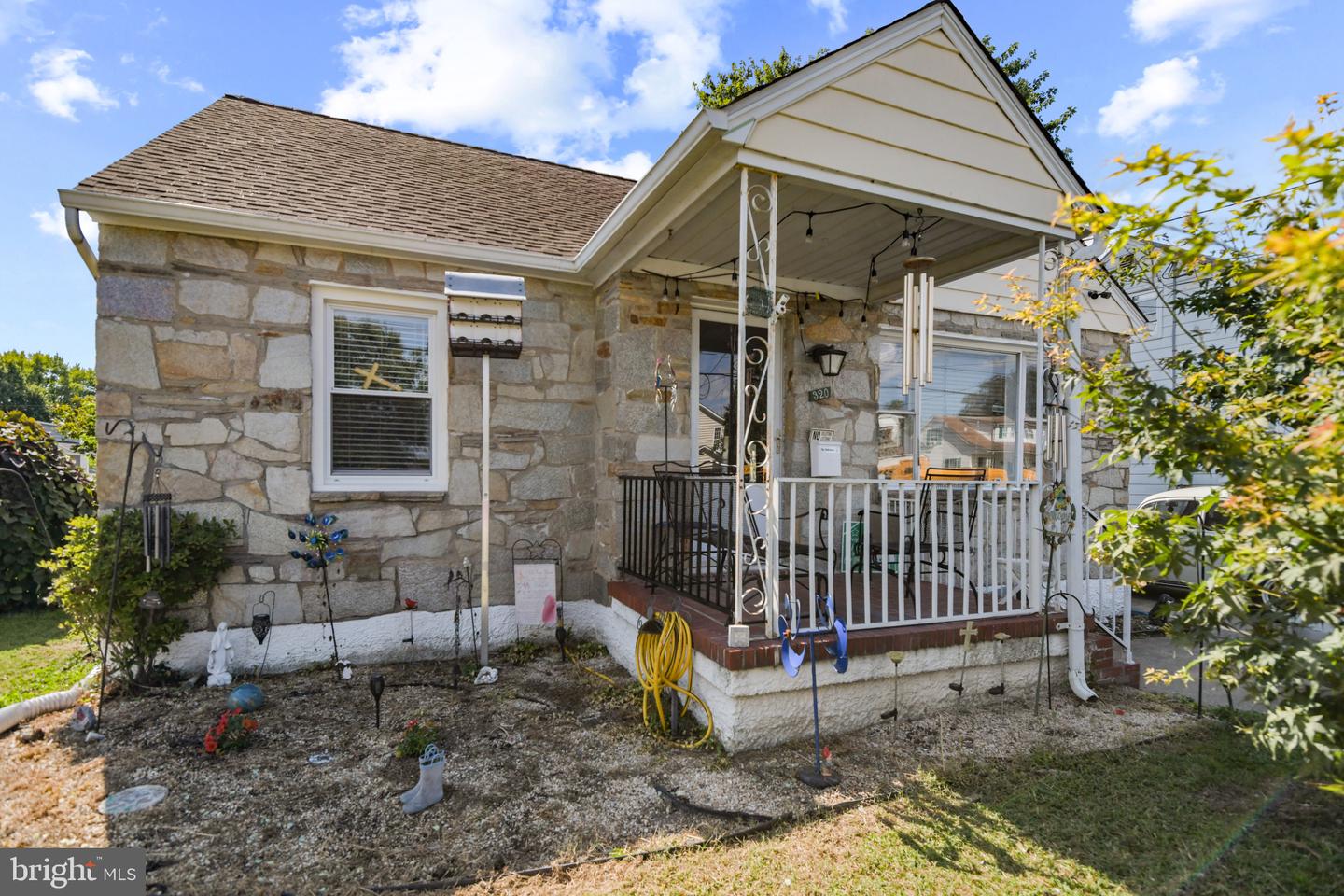 320 S Taylor Ave Property Photo 3