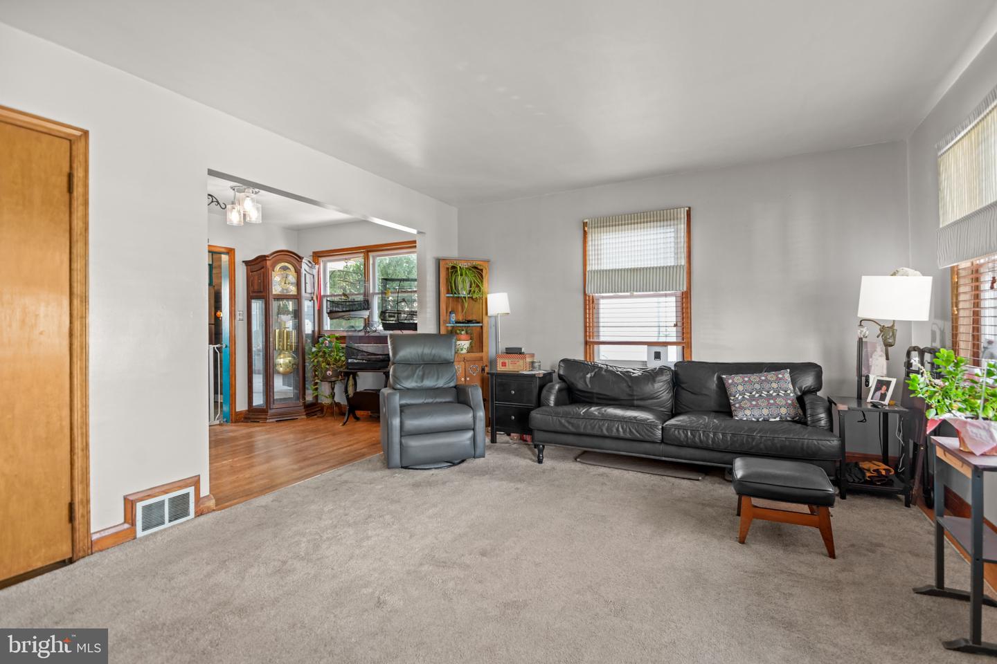 320 S Taylor Ave Property Photo 10