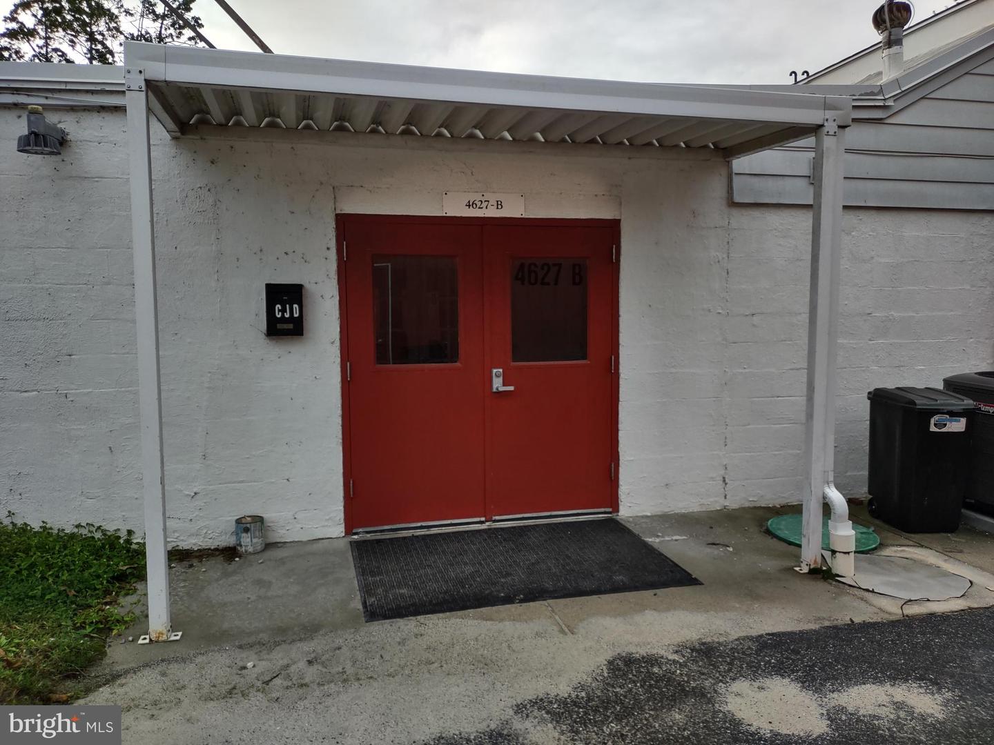 4627 Ridge Rd #g Property Photo 2