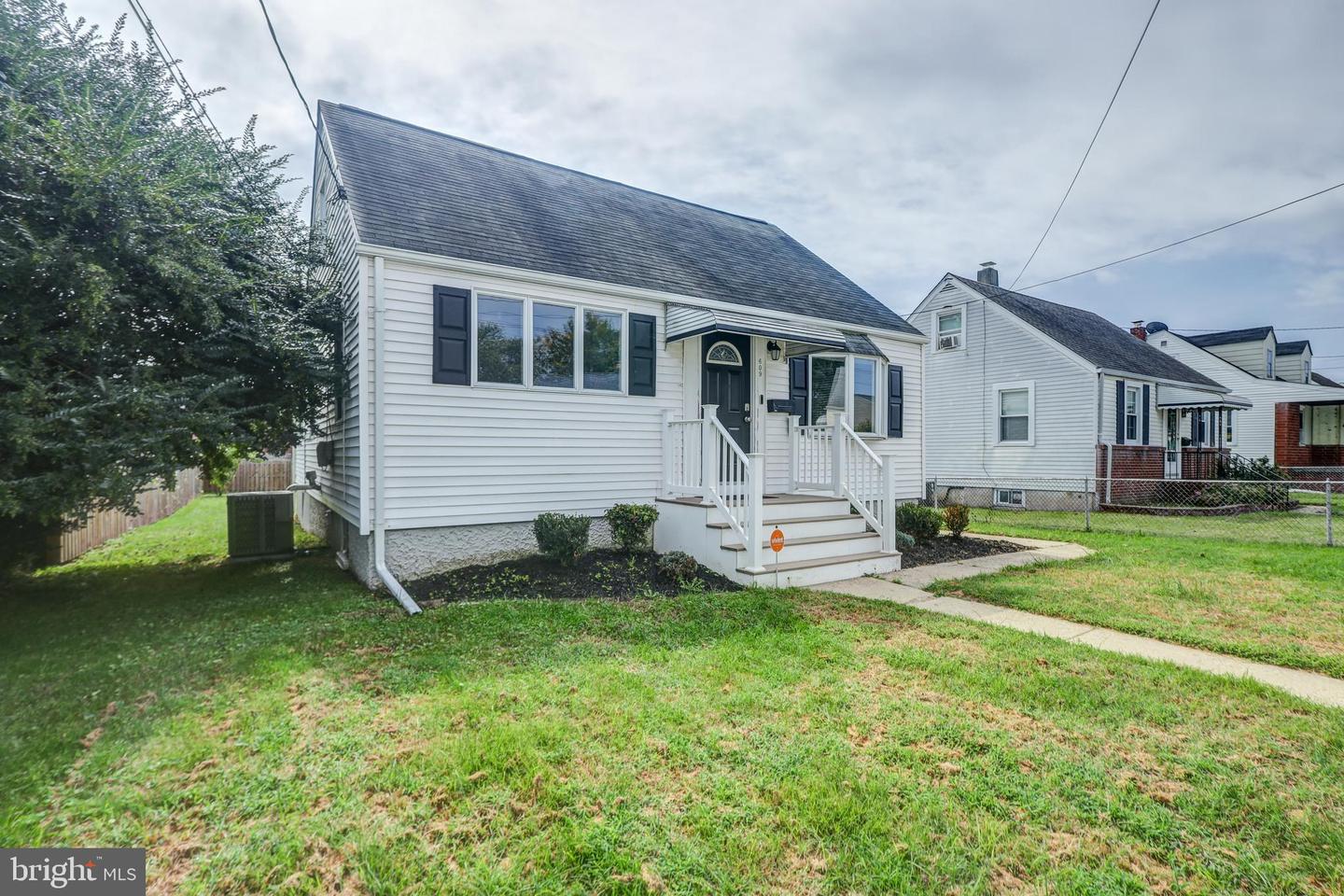 609 VIRGINIA AVE Property Photo 1