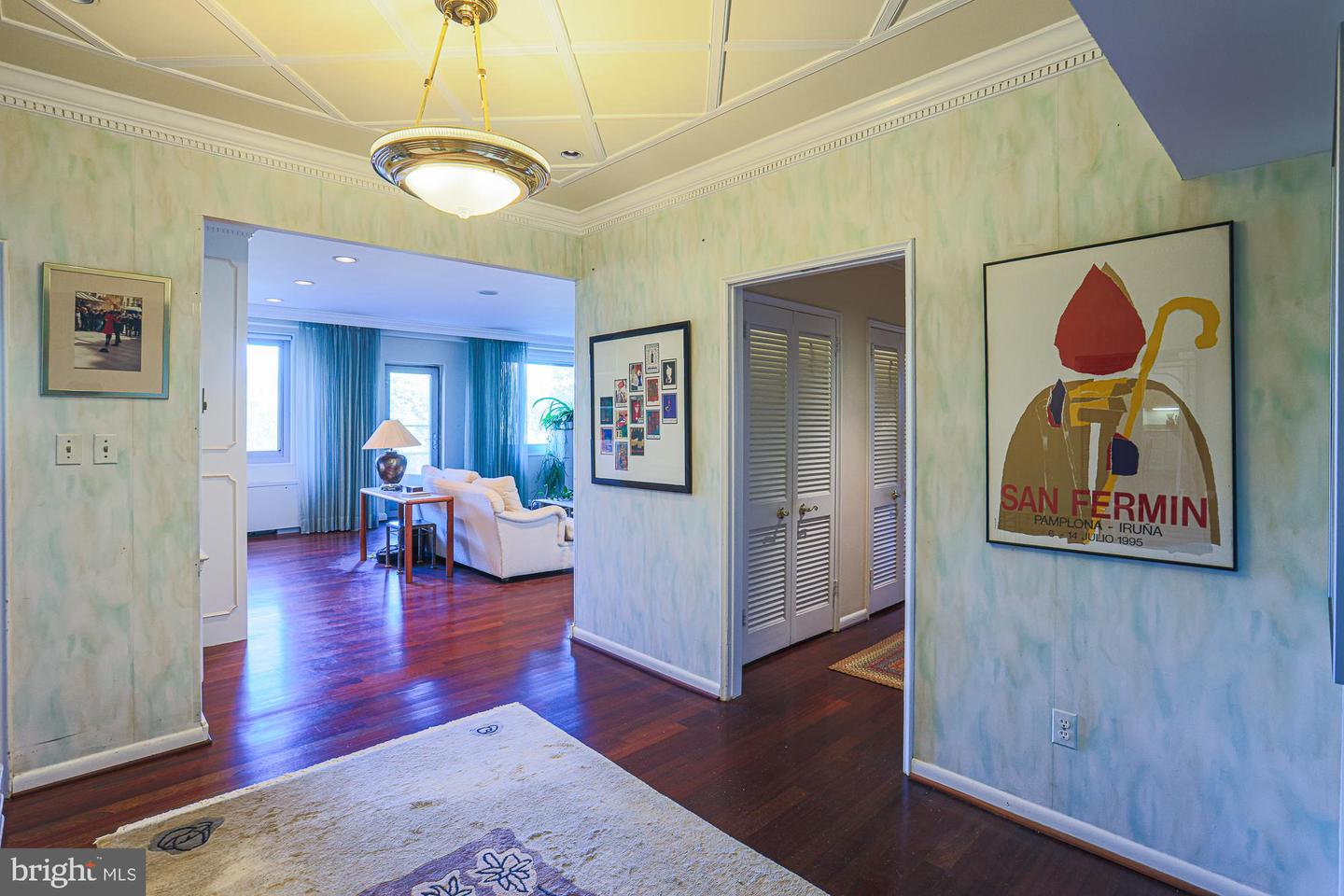 11 SLADE AVE #301 Property Photo 1