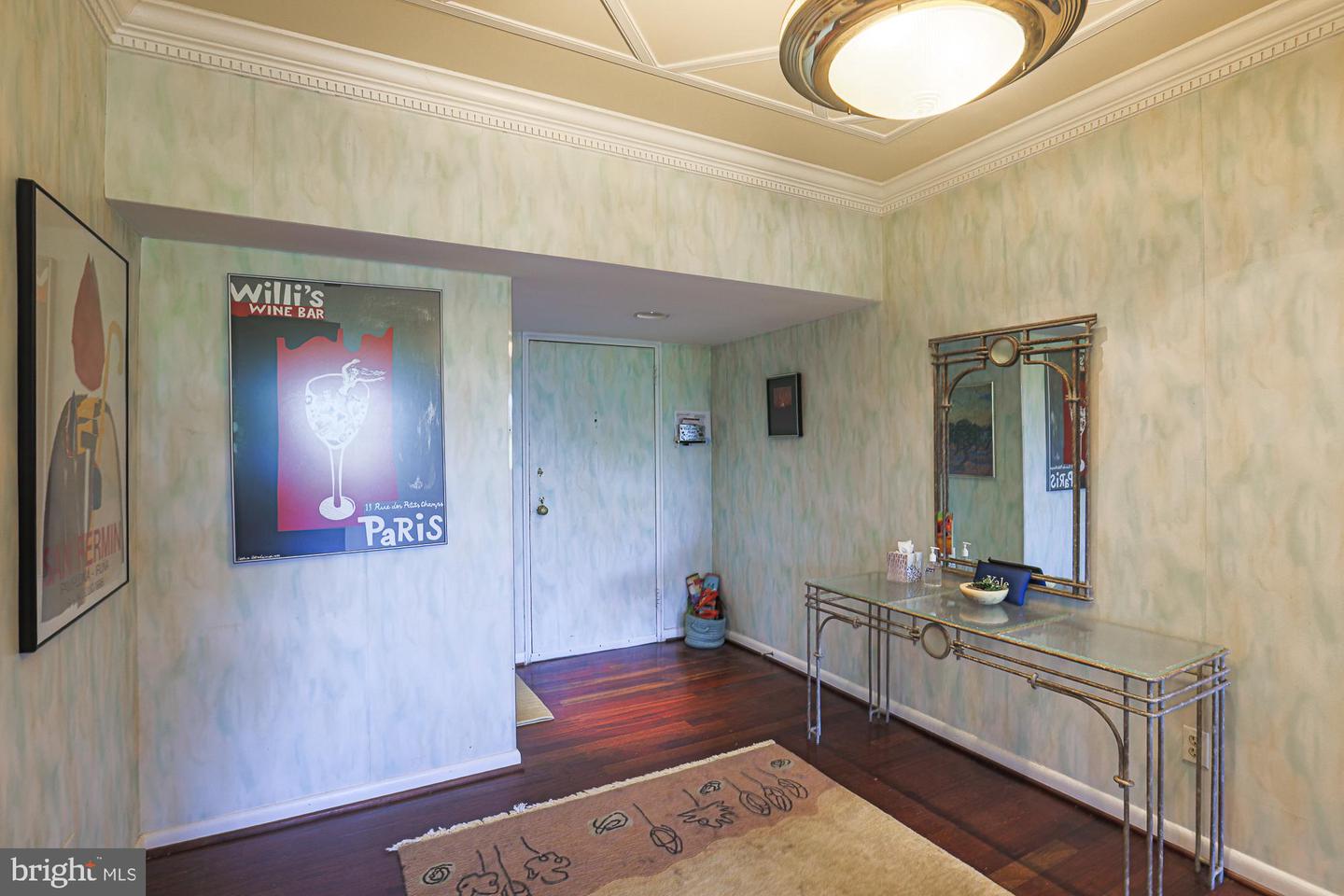 11 Slade Ave #301 Property Photo 3