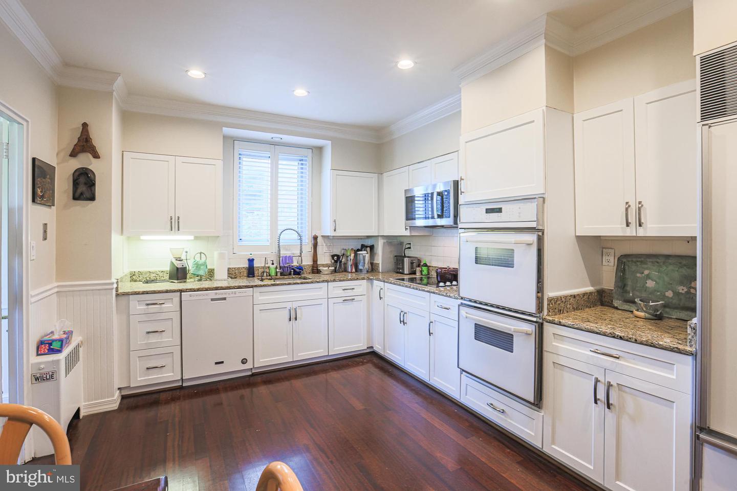 11 Slade Ave #301 Property Photo 18