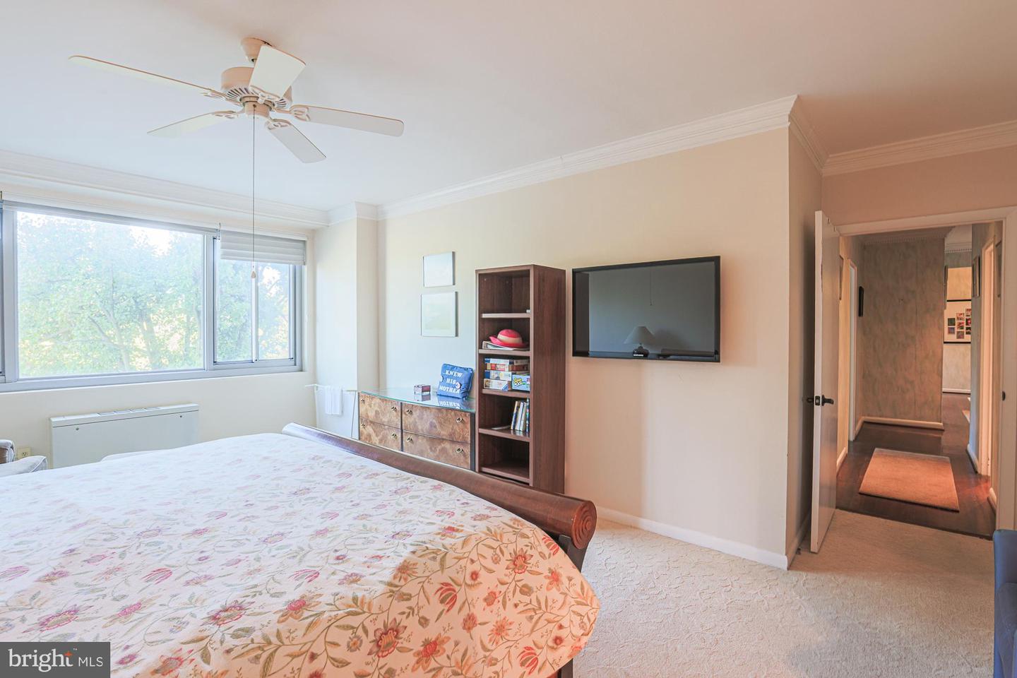 11 Slade Ave #301 Property Photo 29