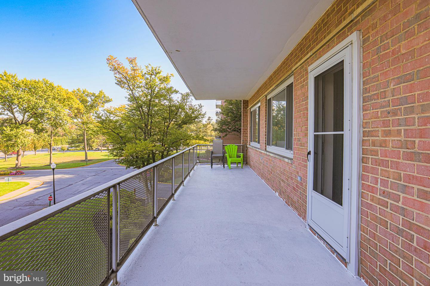 11 Slade Ave #301 Property Photo 41