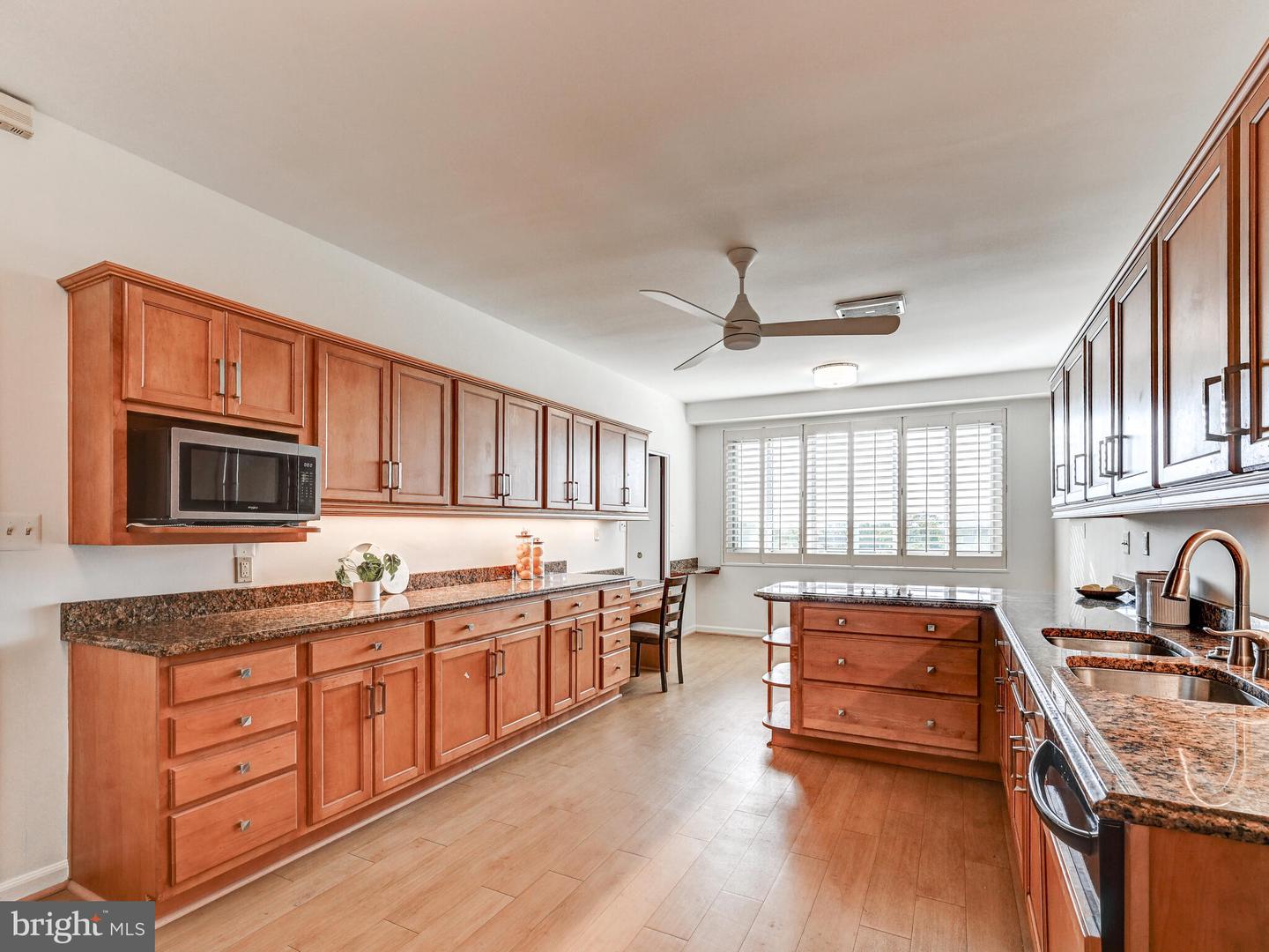 11 Slade Ave #912 Property Photo 16