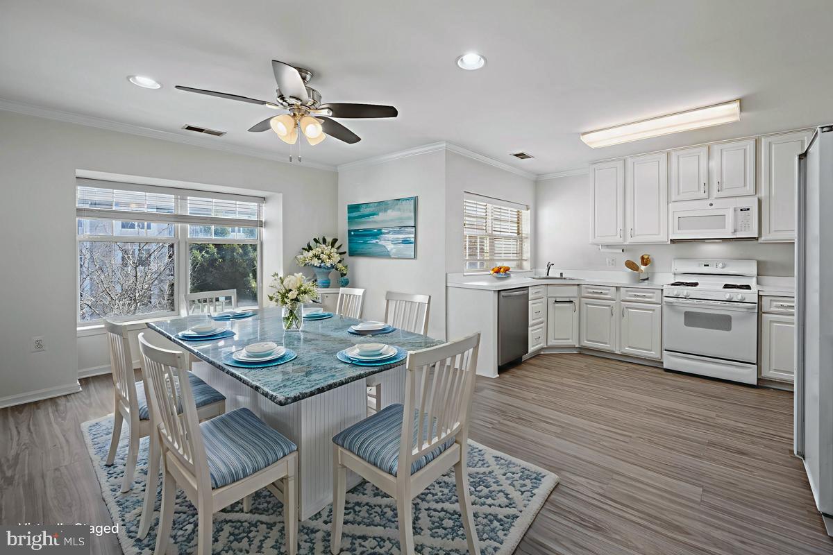 4550 Chaucer Way #406 Property Photo 4