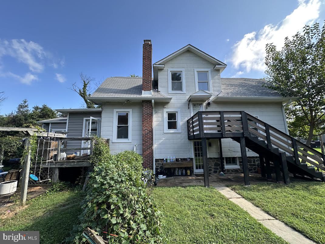 2116 LORRAINE AVE