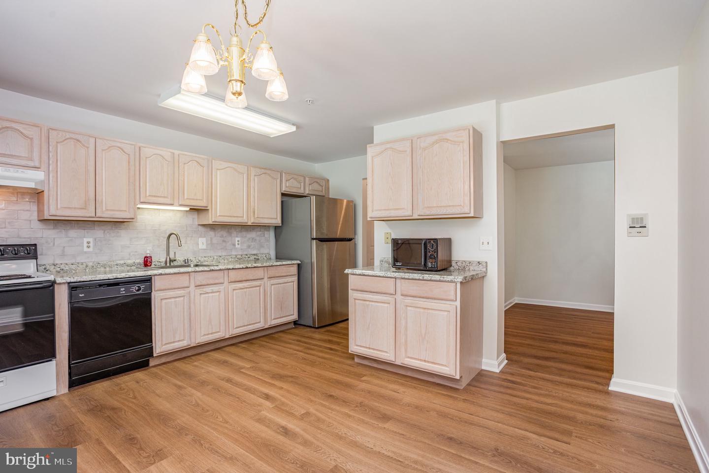 3901 Darleigh #c Property Photo 9