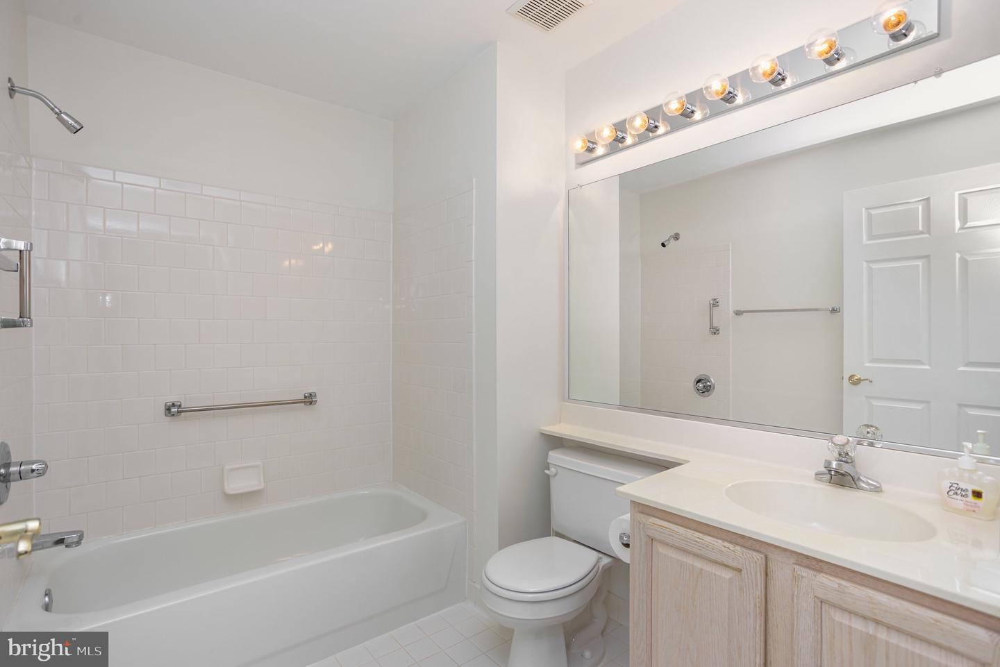 3901 Darleigh #c Property Photo 15