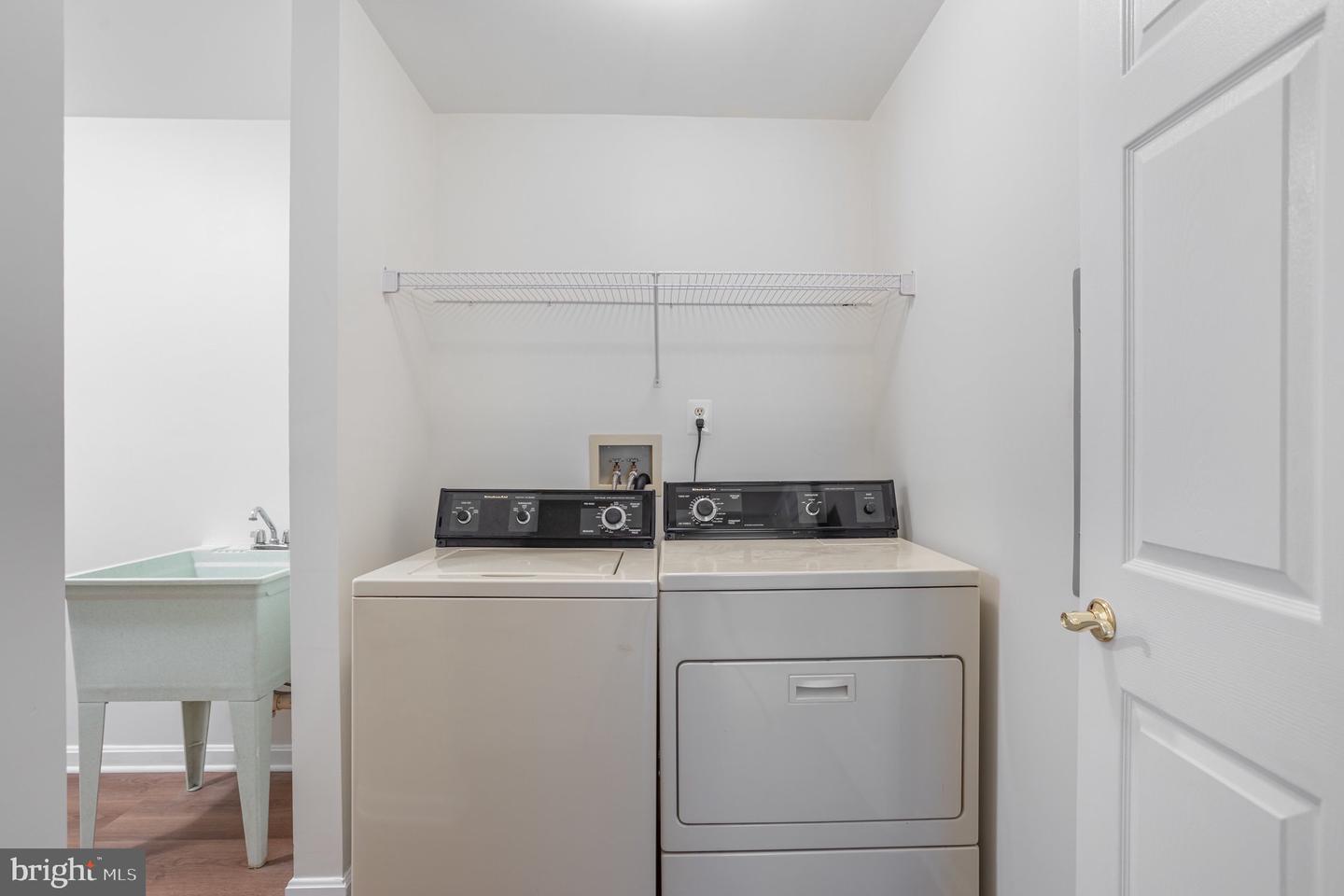 3901 Darleigh #c Property Photo 19