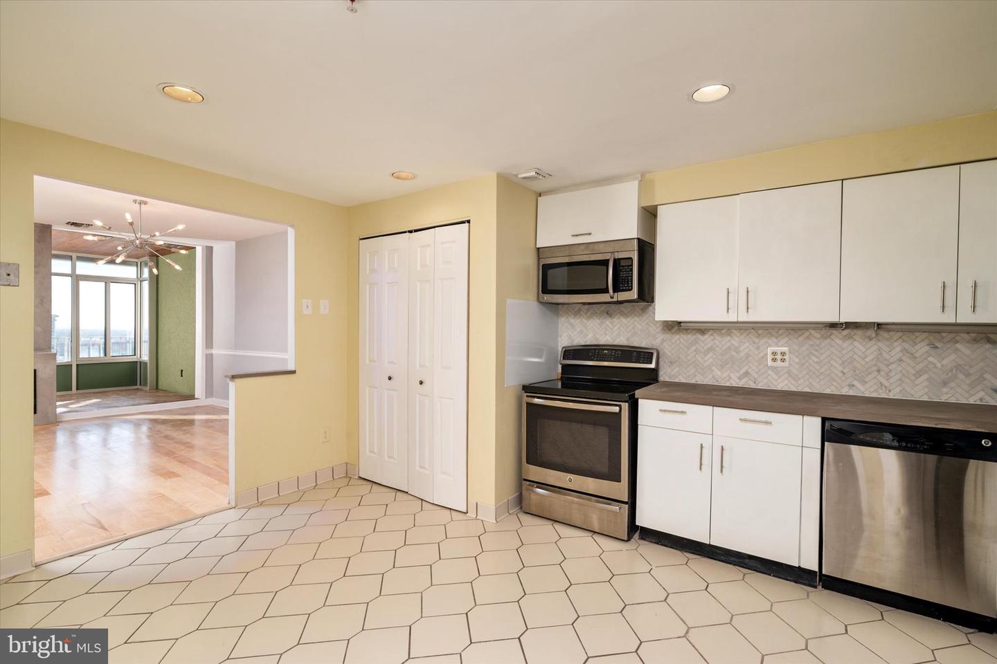 28 Allegheny Ave #2710 Property Photo 10
