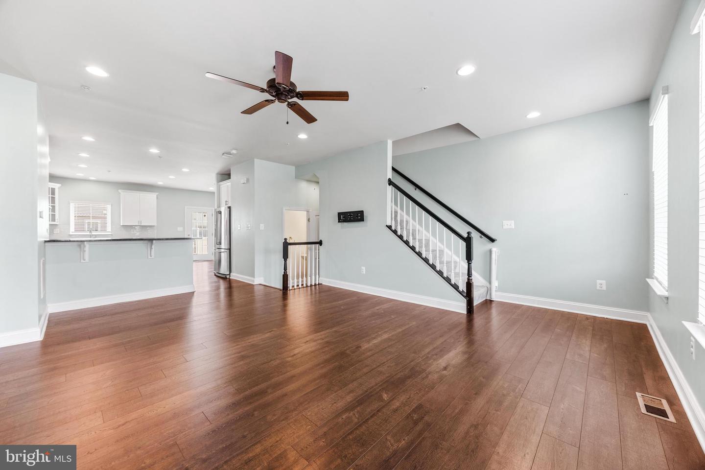 9236 Garrettson Cir Property Photo 13