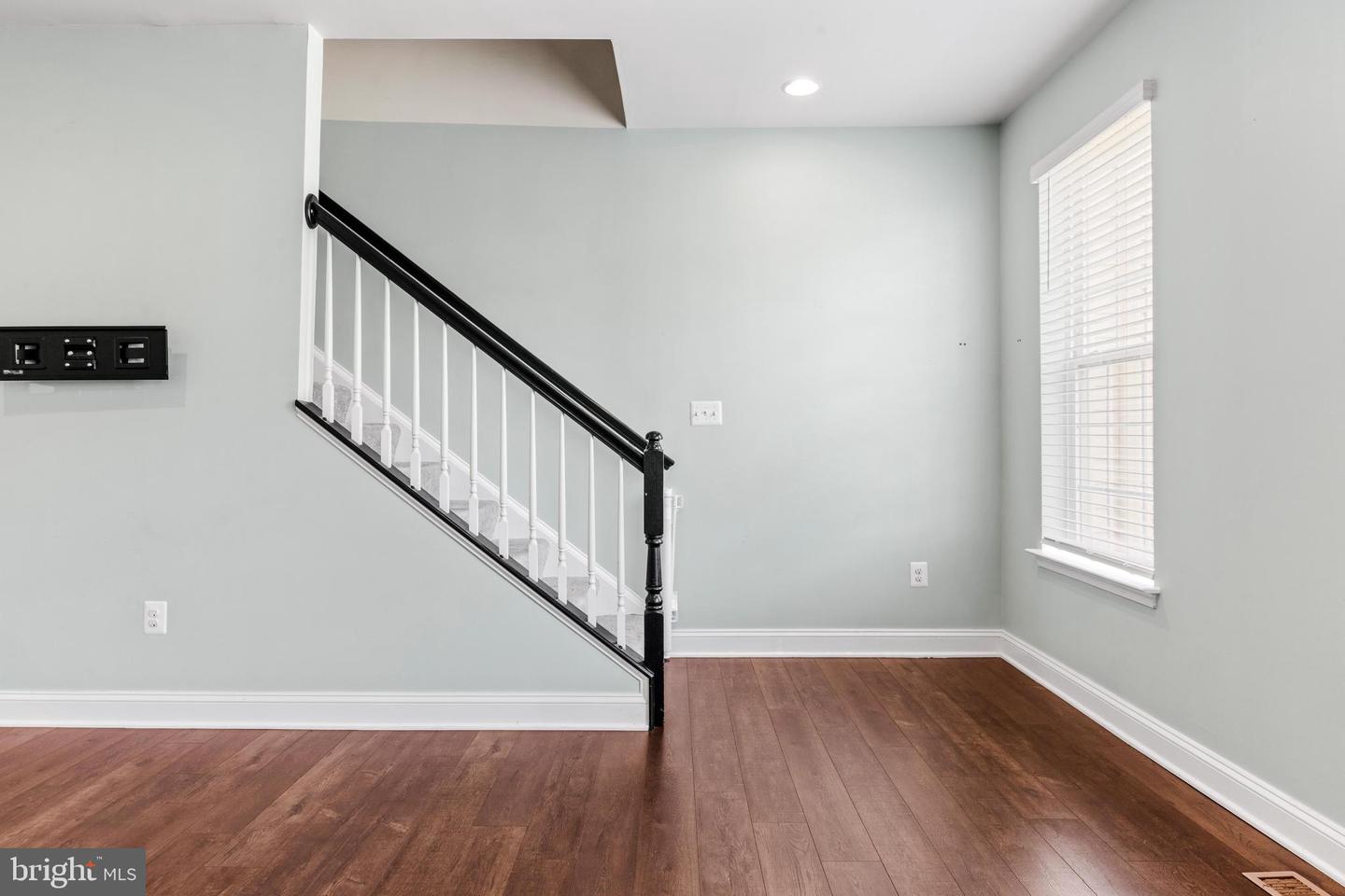9236 Garrettson Cir Property Photo 16