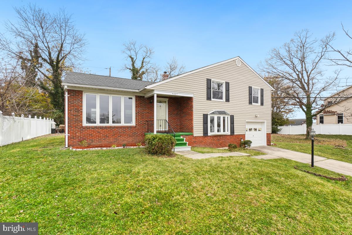 9307 Thornewood Dr Property Photo 3