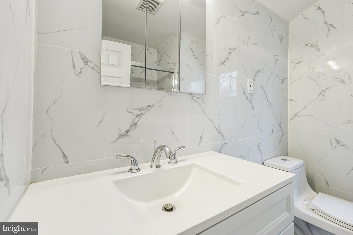 9307 Thornewood Dr Property Photo 22