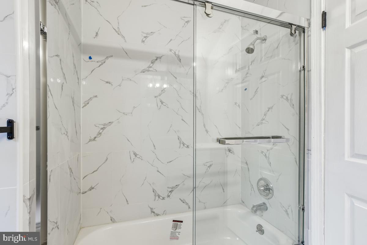 9307 Thornewood Dr Property Photo 23