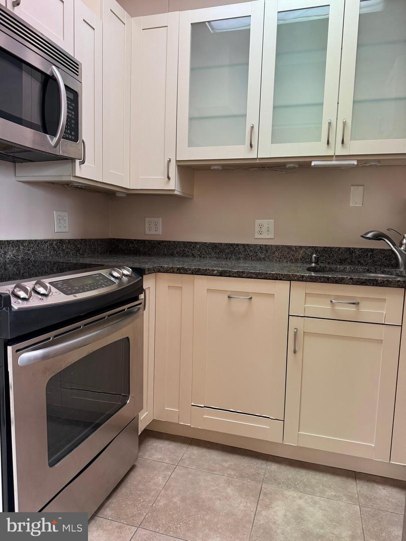 11 Slade Ave #715 Property Photo 16