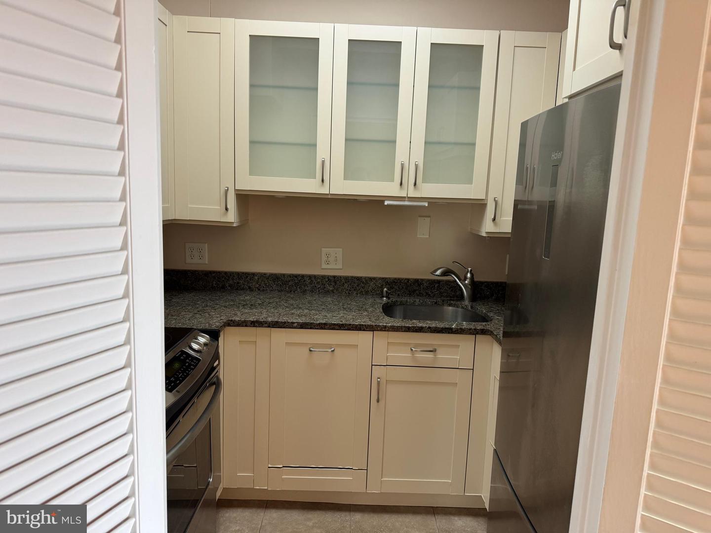 11 Slade Ave #715 Property Photo 17