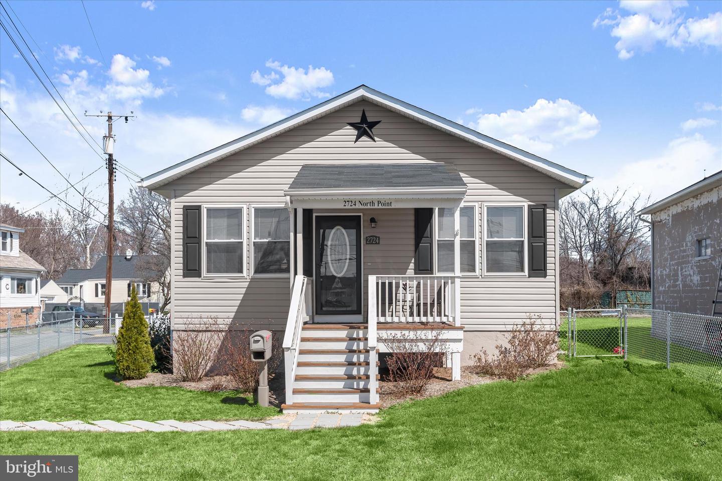 2724 N POINT TER Property Photo 1