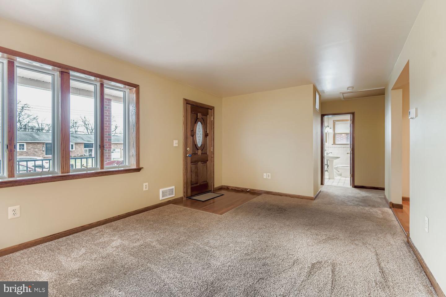 7406 Poplar Ave Property Photo 8