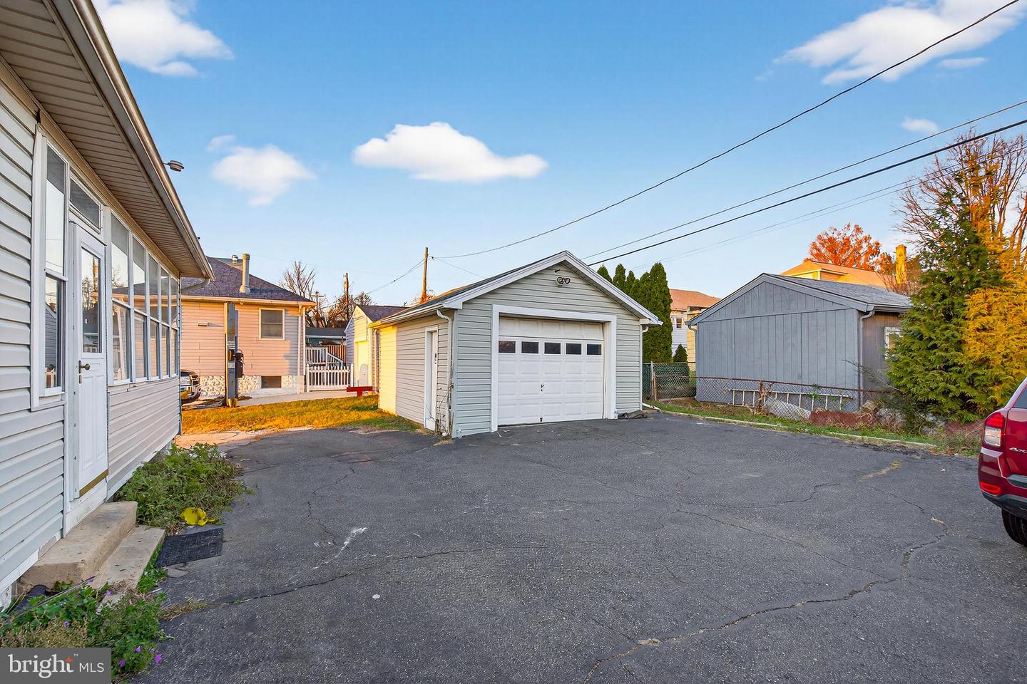 511 47th St Property Photo 12