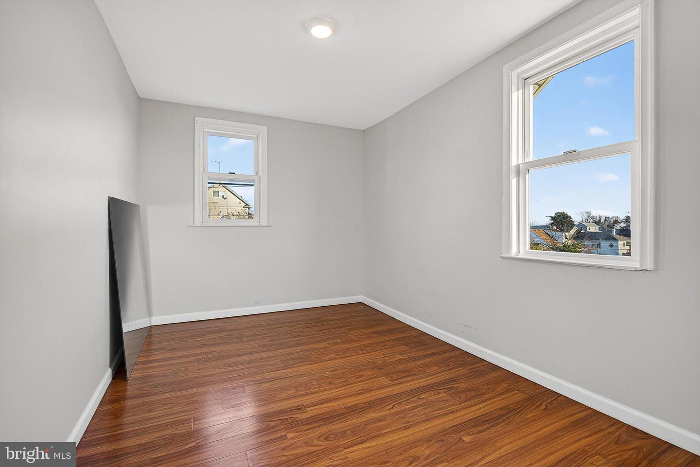 511 47th St Property Photo 16