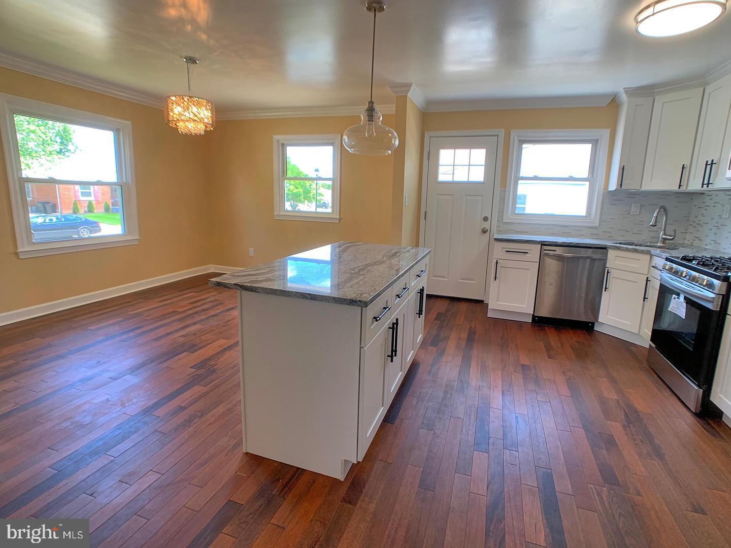 7907 Subet Property Photo 9