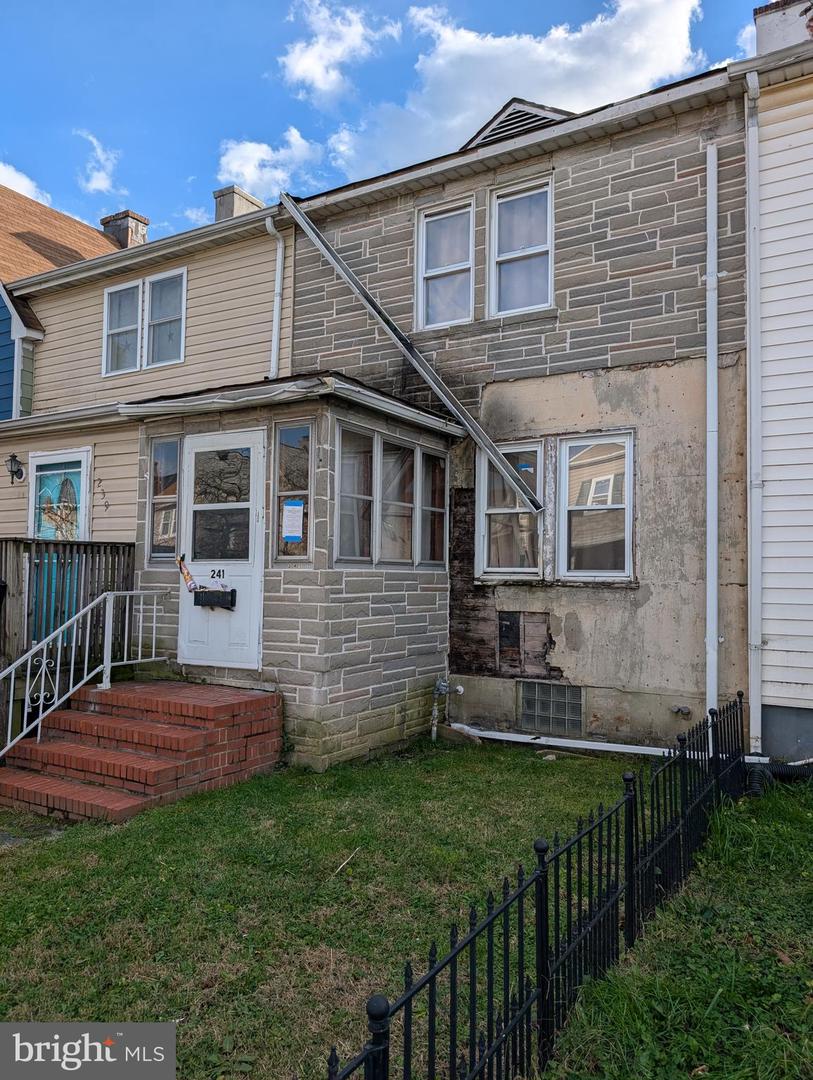 241 COLGATE AVE Property Photo 1